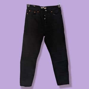 Levi's black Wedgie Icon Straight. Size 26, Black